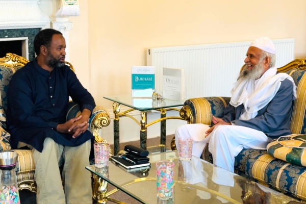 IOM Chief of Staff Mohammed Abdiker Visits Muslim Charity Headquarters in Retford