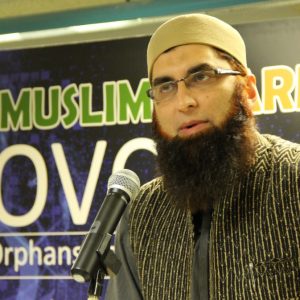 Junaid Jamshed kicks off 5-day UK tour in aid of orphans around the world
